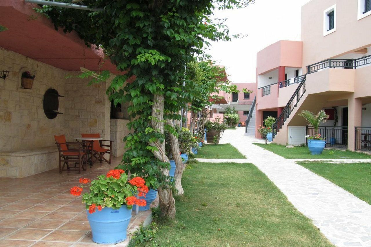 Kri Kri Village Goúrnes エクステリア 写真